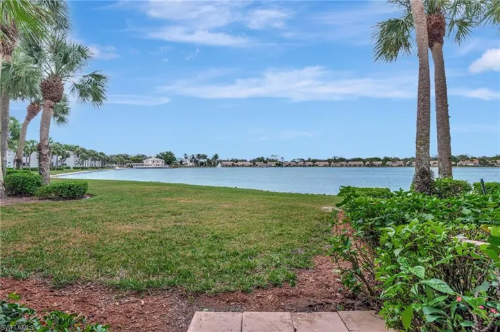 2651  Citrus Lake  DR, Naples, FL 34109