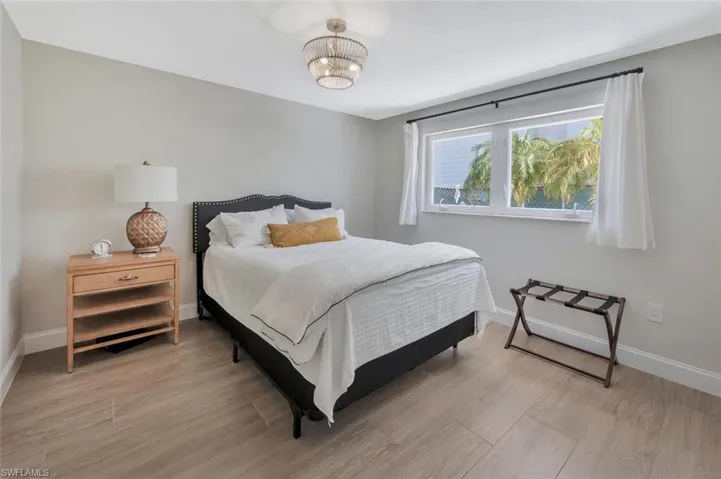 Queen Bed