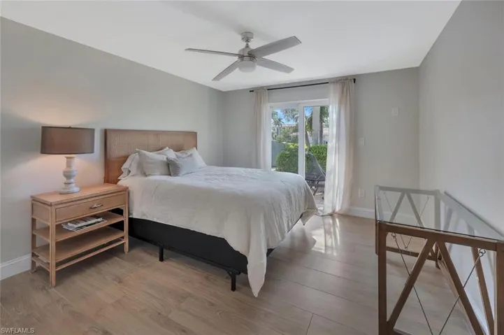 Queen Bed