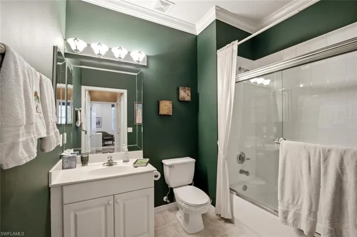 4834 Hampshire Ct 303, Naples, Florida 34112