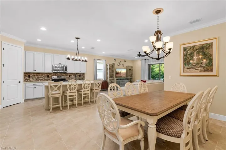 3865  Helmsman  DR, Naples, FL 34120