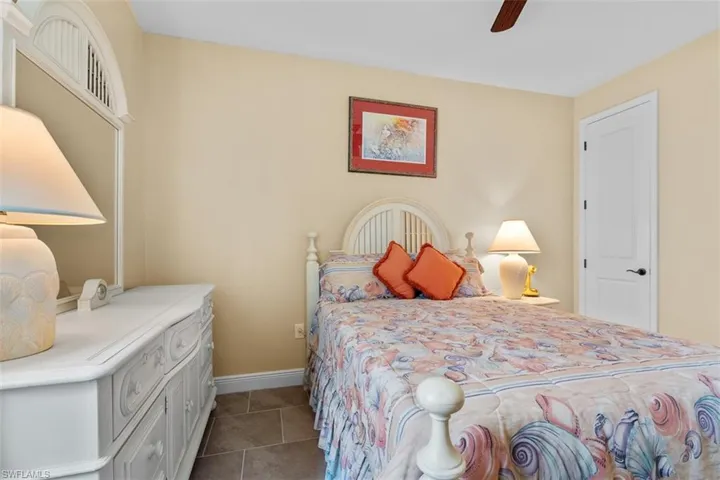 3865  Helmsman  DR, Naples, FL 34120