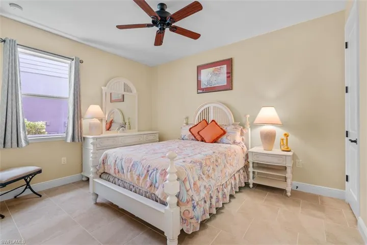 3865  Helmsman  DR, Naples, FL 34120