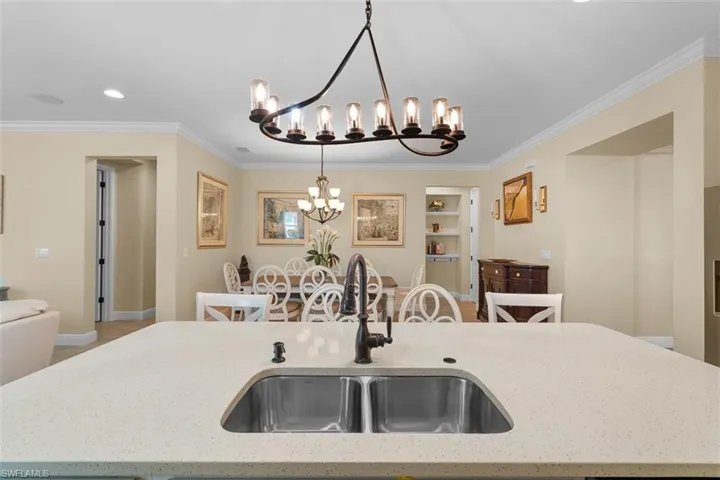 3865  Helmsman  DR, Naples, FL 34120