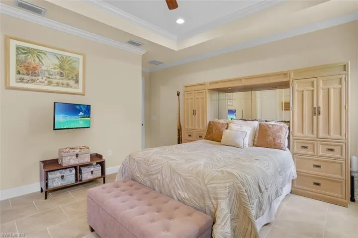 3865  Helmsman  DR, Naples, FL 34120
