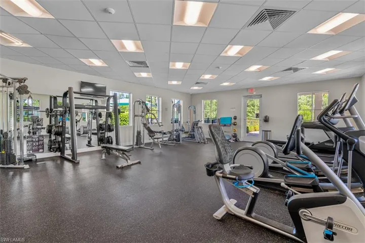 3865  Helmsman  DR, Naples, FL 34120