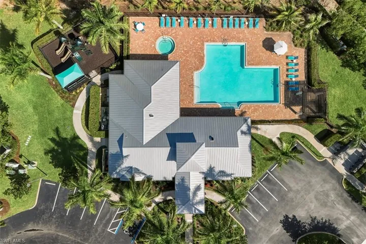3865  Helmsman  DR, Naples, FL 34120