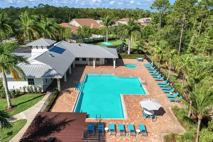 3865  Helmsman  DR, Naples, FL 34120