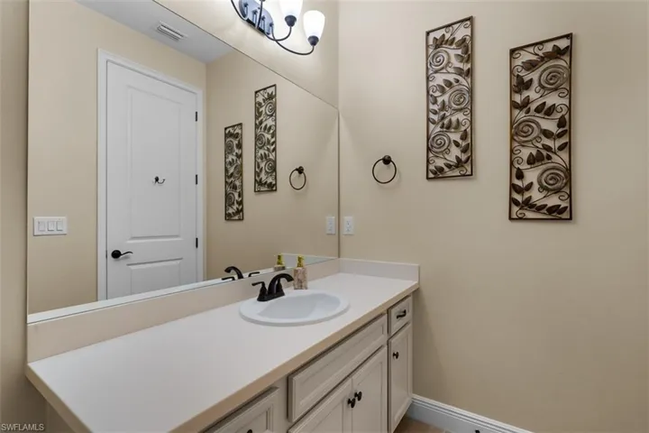 3865  Helmsman  DR, Naples, FL 34120