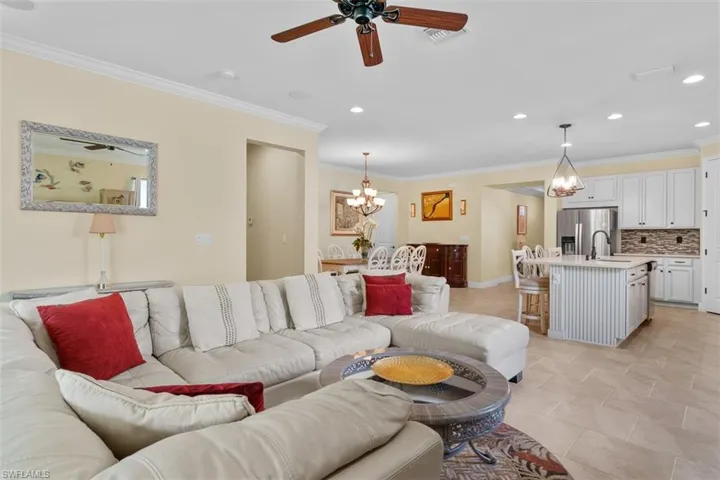 3865  Helmsman  DR, Naples, FL 34120