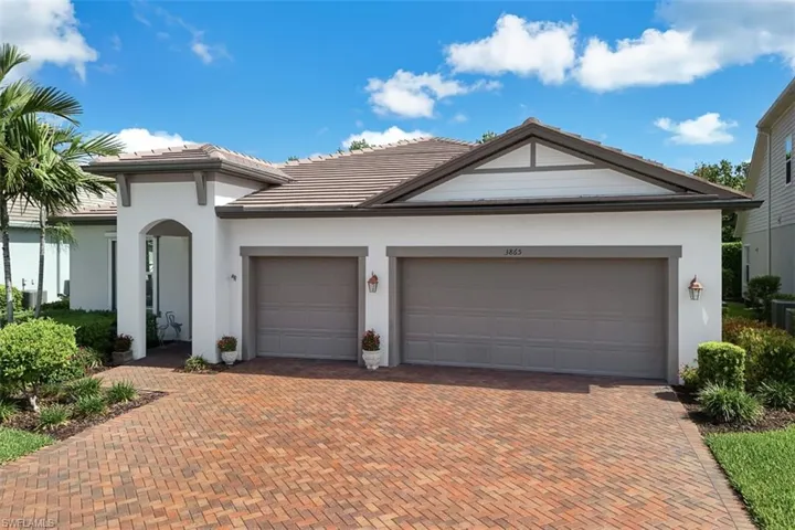 3865  Helmsman  DR, Naples, FL 34120