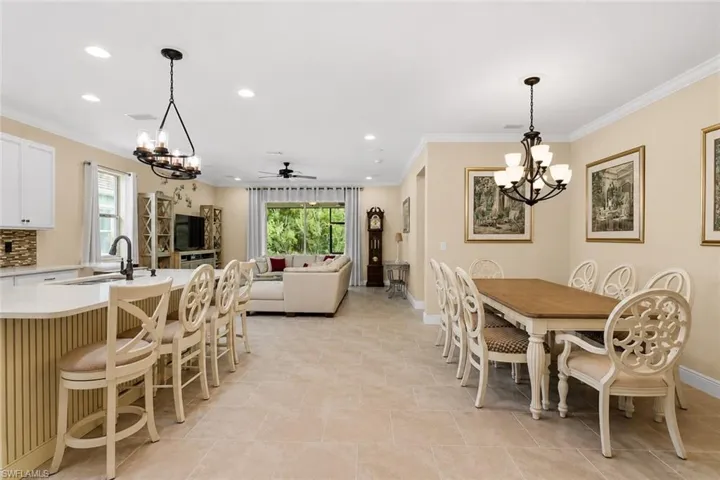 3865  Helmsman  DR, Naples, FL 34120
