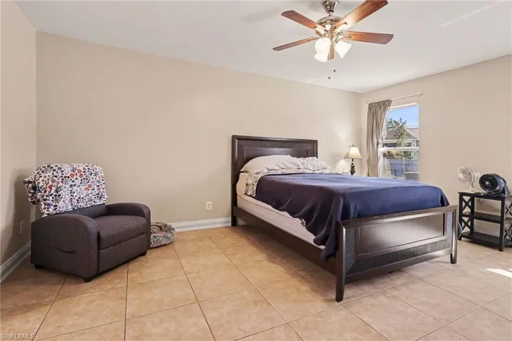 Enough room for a lovely sitting area, or maybe a desk / office space