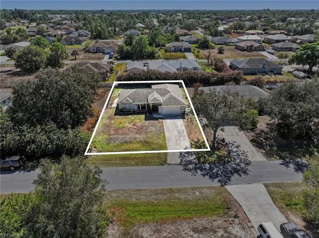 Buckingham Park is a great neighborhood in a great location! Property lines are approximate