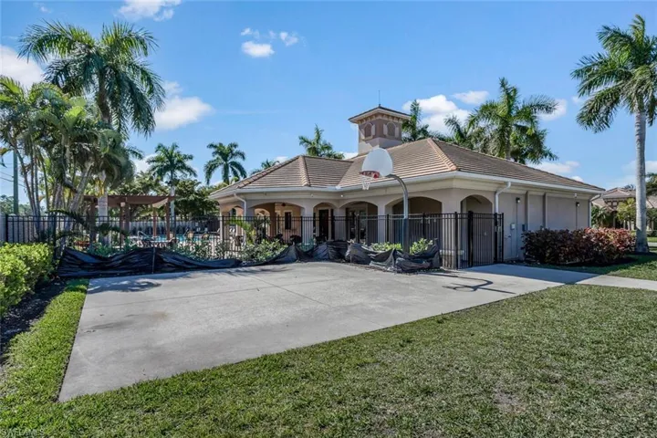 1646  Serrano  CIR, Naples, FL 34105