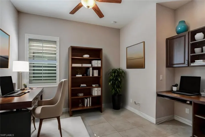 1646  Serrano  CIR, Naples, FL 34105