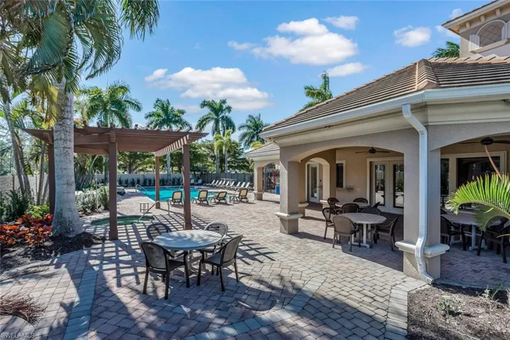 1646  Serrano  CIR, Naples, FL 34105