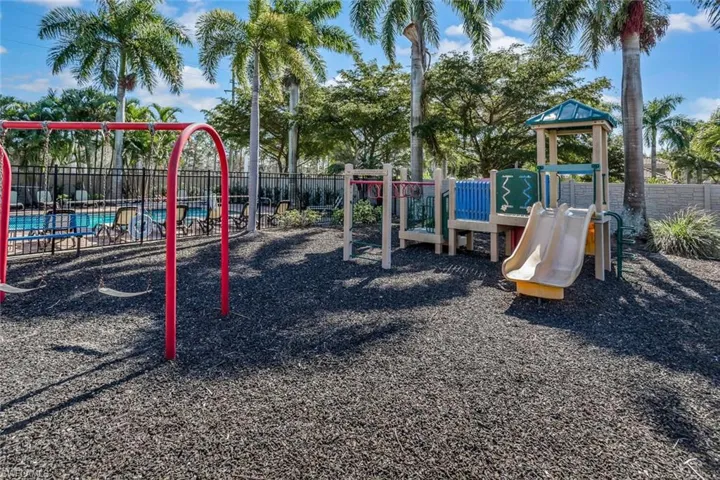 1646  Serrano  CIR, Naples, FL 34105