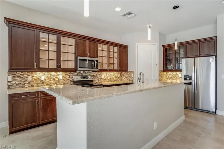 1646  Serrano  CIR, Naples, FL 34105