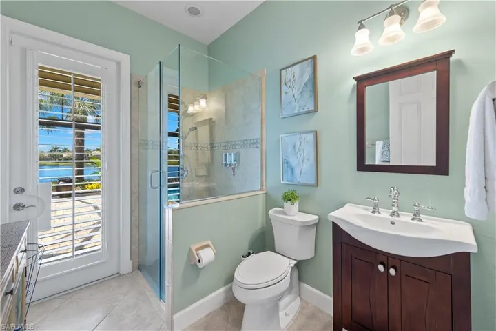 Guest/Pool Full Bath
