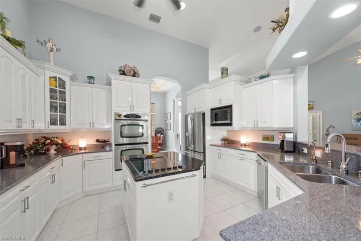 2529 Gleason Pkwy, Cape Coral, Florida 33914