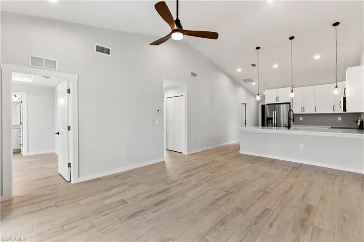2915-2917 SW Santa Barbara  PL, Cape Coral, FL 33914
