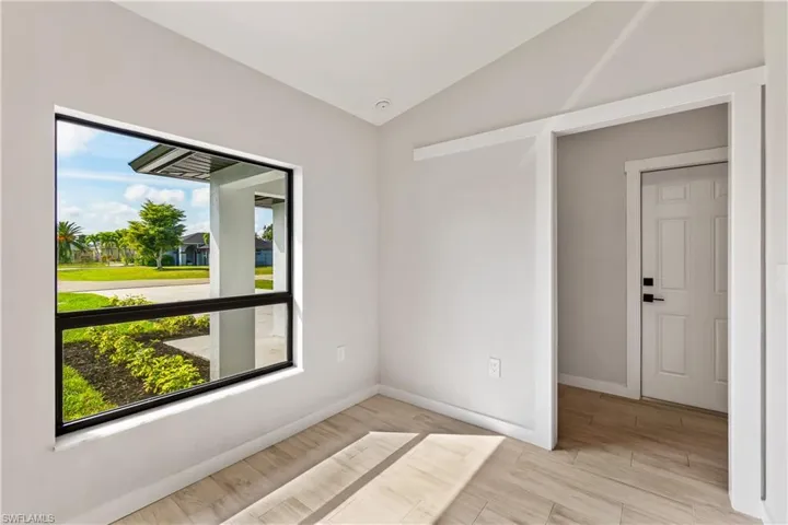 2915-2917 SW Santa Barbara  PL, Cape Coral, FL 33914