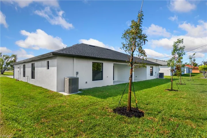 2915-2917 SW Santa Barbara  PL, Cape Coral, FL 33914