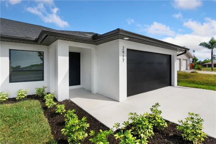 2915-2917 SW Santa Barbara  PL, Cape Coral, FL 33914