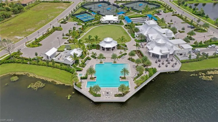 Greyhawk at the Golf Club of Everglades offers luxurious amenities