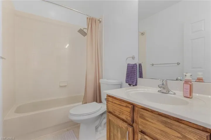 10019  Salina  ST, Fort Myers, FL 33905