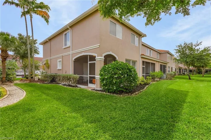 10019  Salina  ST, Fort Myers, FL 33905