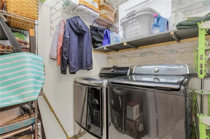 10019  Salina  ST, Fort Myers, FL 33905