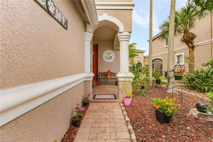 10019  Salina  ST, Fort Myers, FL 33905