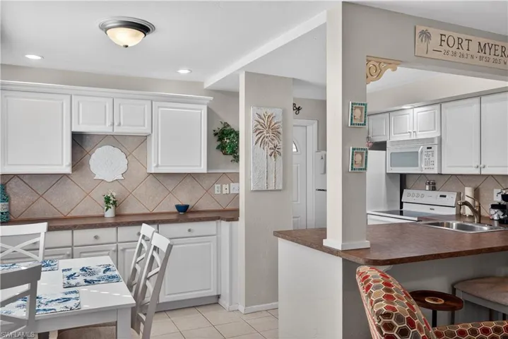 3301 Prince Edward Island Cir 2, Fort Myers, Florida 33907