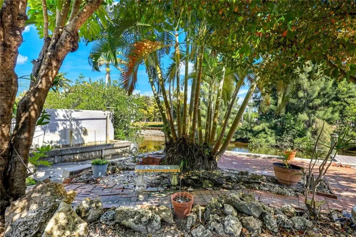 SO much to love about this OVERSIZED backyard!