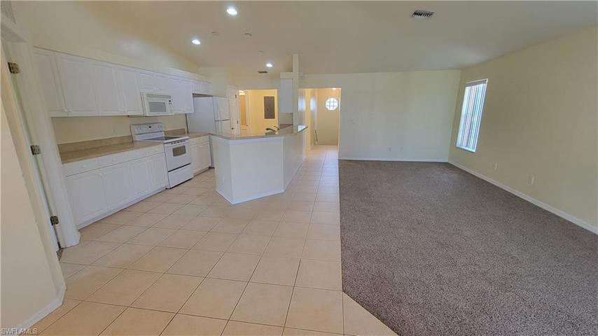19977  Lake Vista  CIR, Lehigh Acres, FL 33936