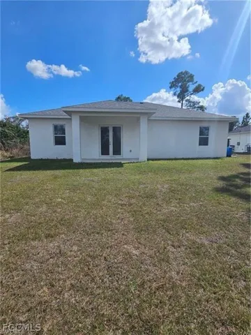 1147 Antonio St E, Lehigh Acres, Florida 33974