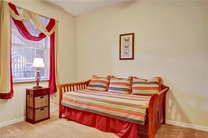 Guest bedroom with carpet