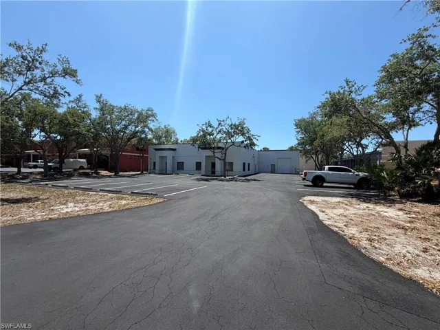 1502 Rail Head Blvd, Naples, Florida 34110