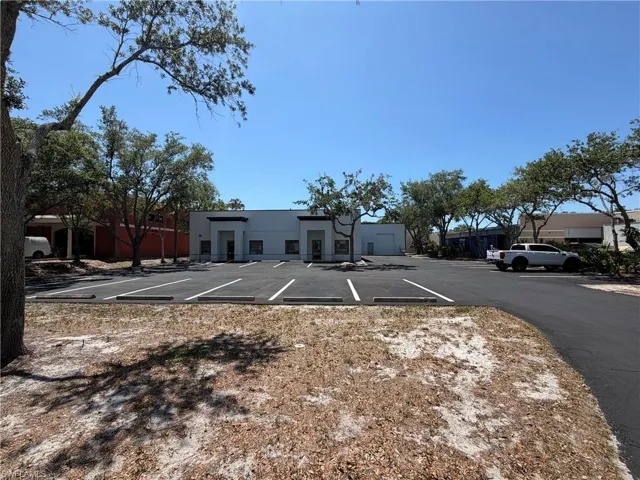 1502 Rail Head Blvd, Naples, Florida 34110