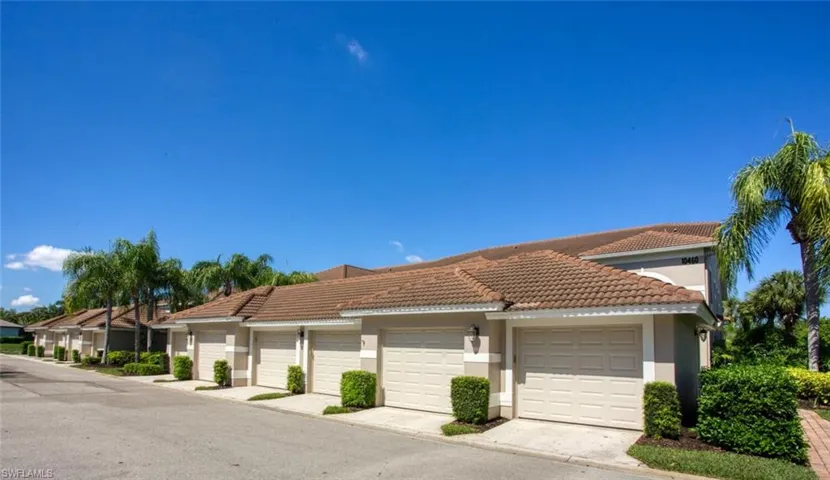 Detached garage