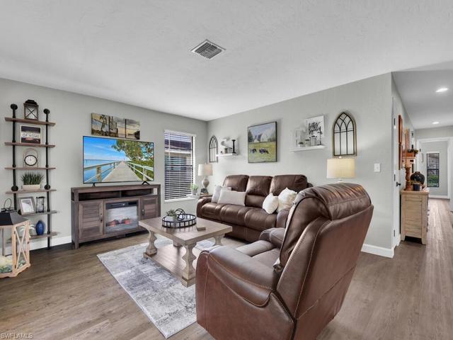 5678  Balkan  CT, Fort Myers, FL 33919