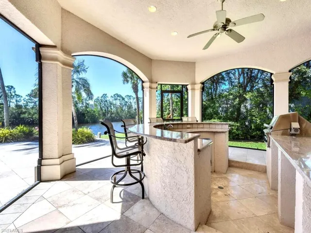 Outdoor Kitchen