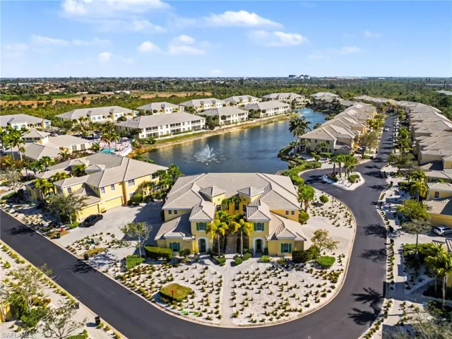 Gorgeous proprty overlooking the lake with peaceful fountain