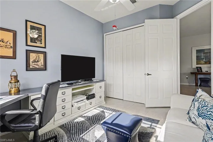 Office/guest bedroom