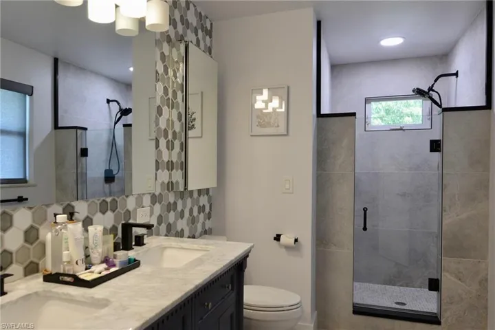 18220 Elmwood Dr, Alva, Florida 33920
