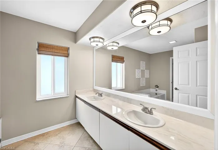 1990 Leisure Dr 3, Fort Myers, Florida 33907