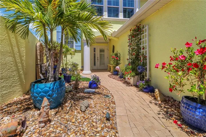 1097 Jardin Dr, Naples Fl 34104