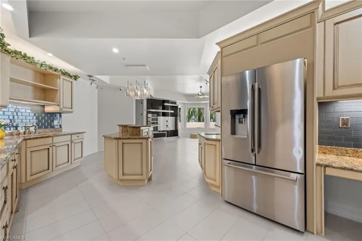 14270 Royal Harbour Ct 323, Fort Myers, Florida 33908